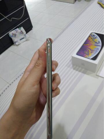 WTS IPHONE XS MAX 64gb silver garansi internasional