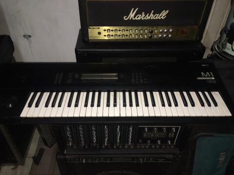 keyboard korg m1 dan ensoniq sq1