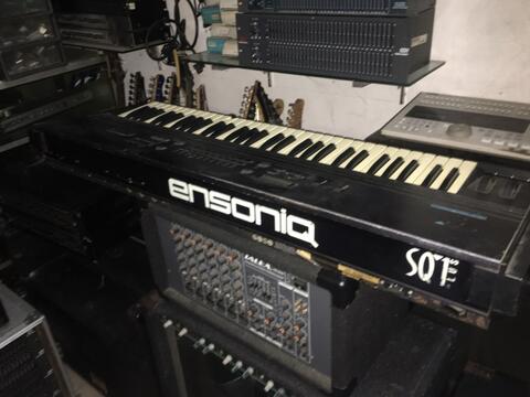 keyboard korg m1 dan ensoniq sq1