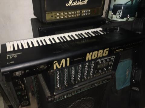 keyboard korg m1 dan ensoniq sq1