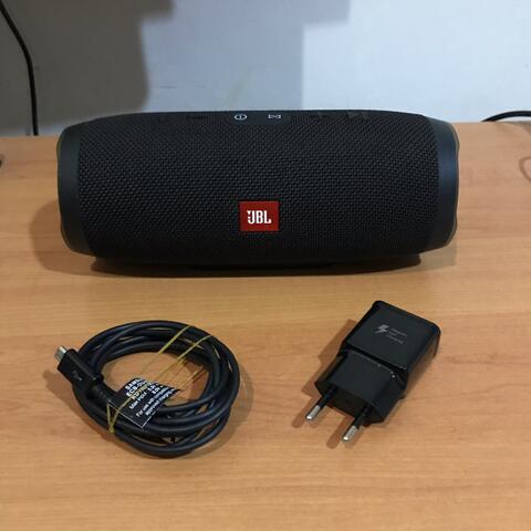 Terjual Speaker Bluetooth JBL Charge 3 