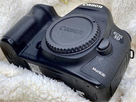 CANON EOS 5D mark III SC 27rb body only