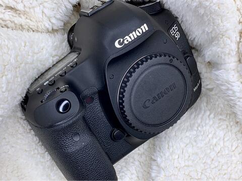 CANON EOS 5D mark III SC 27rb body only