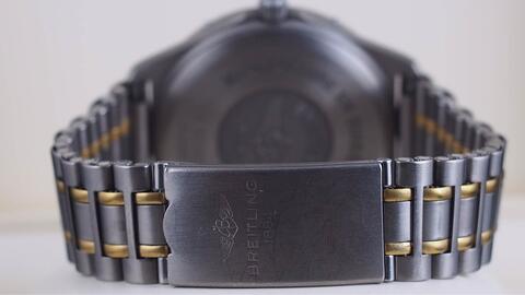 BREITLING AEROSPACE TITANIUM QUARTZ GREY DIAL 40MM