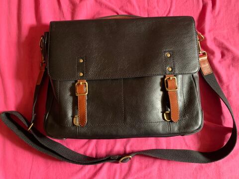 Terjual FOSSIL Defender Portfolio Brief 