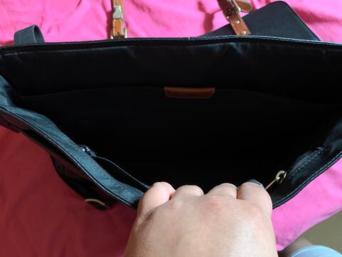 Terjual FOSSIL Defender Portfolio Brief 