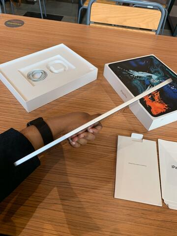 iPad Pro 3rd Gen (2018) 12.9 Inch 64GB Wifi Silver Fullset Mulus