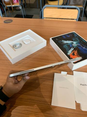 iPad Pro 3rd Gen (2018) 12.9 Inch 64GB Wifi Silver Fullset Mulus
