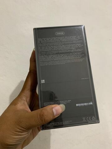 iPhone 11 Pro Max 256GB Midnight Green BNIB Garansi Internasional - Segel Green Peel