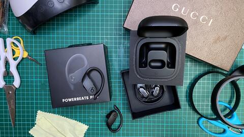 powerbeats pro black like new wireless earphone airpods