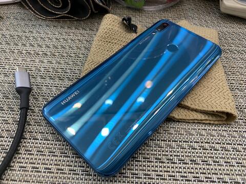 Huawei Y9 2019 4/64 kirin 710 GPU turbo quad camera