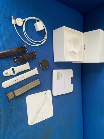 Apple watch seri 3 GPS + seluler tombol merah mulus