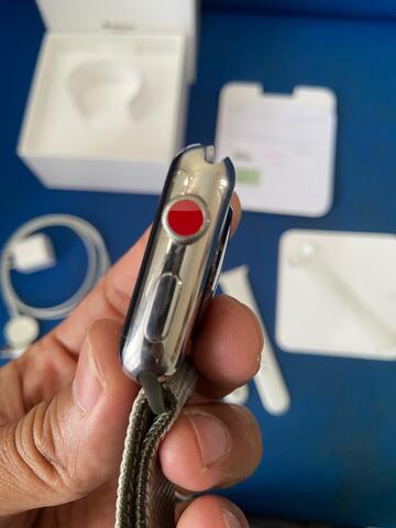 Apple watch seri 3 GPS + seluler tombol merah mulus