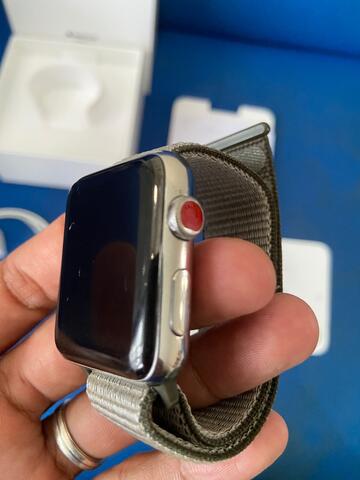 Apple watch seri 3 GPS + seluler tombol merah mulus