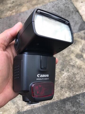 Canon flash speedlite 430 EX II + canon lensa 75-300 ultrasonic