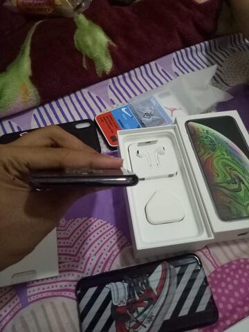 iphone xs max 64Gb fullshet masih bergaransi