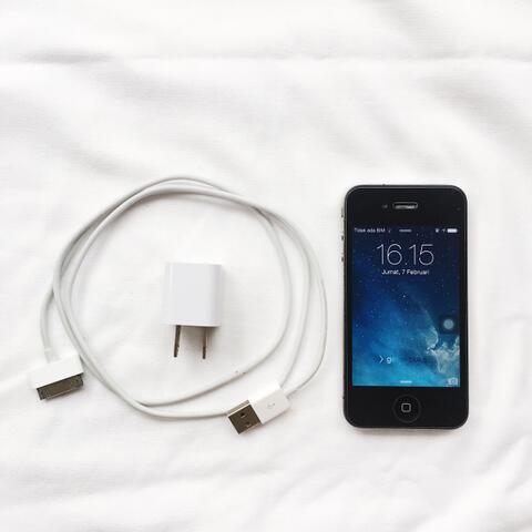 iPhone 4 8GB Black / Hitam