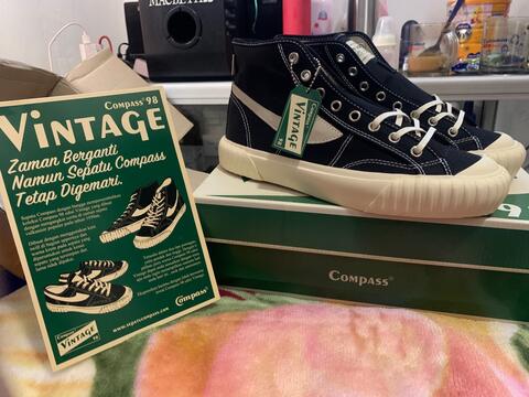 sepatu compass black low vintage 98