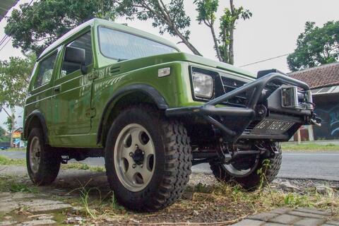 Katana Istimewa Satu Tangan