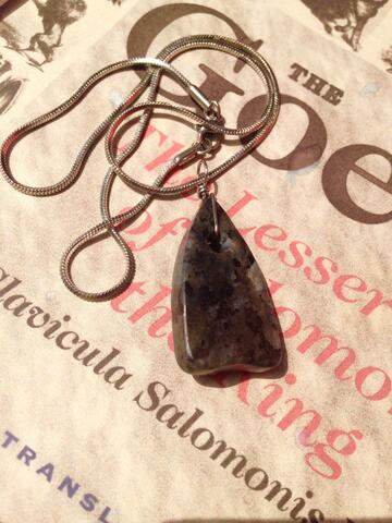 Kalung OUIJA PLANCHETTE GothSpider Gemstone