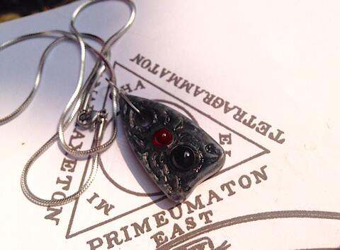 Kalung OUIJA PLANCHETTE GothSpider Gemstone