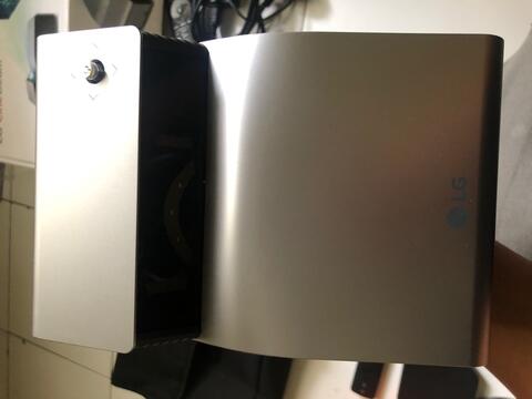 Proyektor LG PH450UG, like neww Fullset