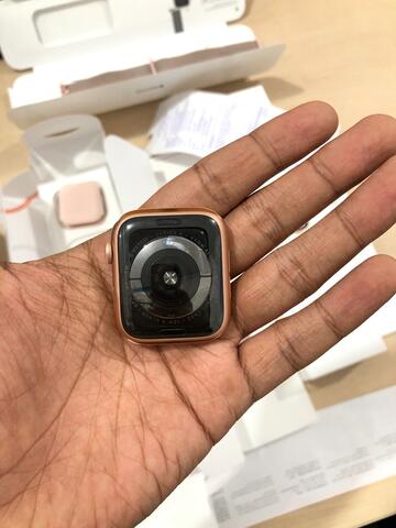 Iwatch Applewatch Apple Watch series 4 44mm Gold Sportloop IBOX Mulus Murah Mantap