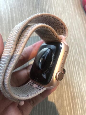 Iwatch Applewatch Apple Watch series 4 44mm Gold Sportloop IBOX Mulus Murah Mantap