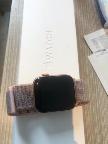 Iwatch Applewatch Apple Watch series 4 44mm Gold Sportloop IBOX Mulus Murah Mantap