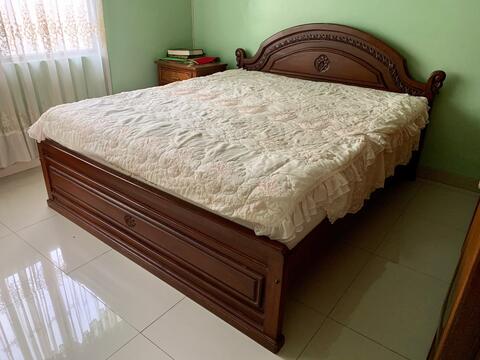Tempat Tidur Kayu Jati Solid Asli