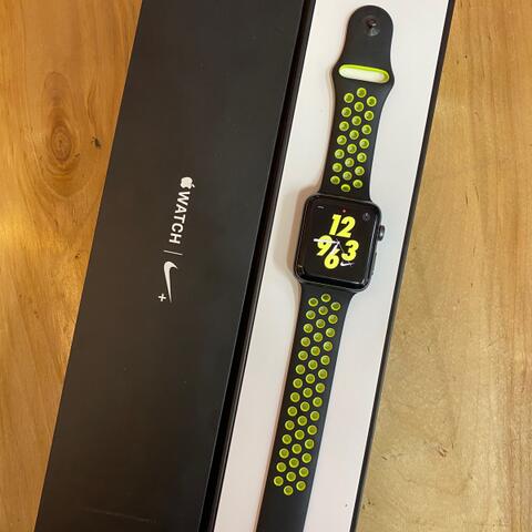 Apple Watch Series 2 42mm Nike+ GPS Fullset Original ga pake mahal