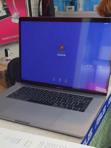 Macbook Pro 2016 15 inch Touch Bar 256GB FULLSET ISTIMEWA !!!