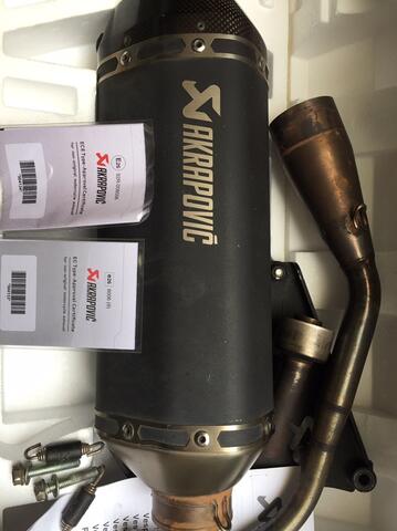knalpot Akrapovic Original Carbon Head untuk Vespa Sprint Primavera
