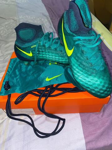 sepatu bola nike magista obra ii 