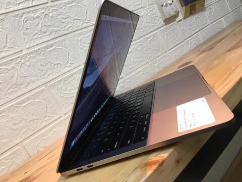macbook Pro Touchbar 500Gb TERMURAH i5 ram8 FULLSET