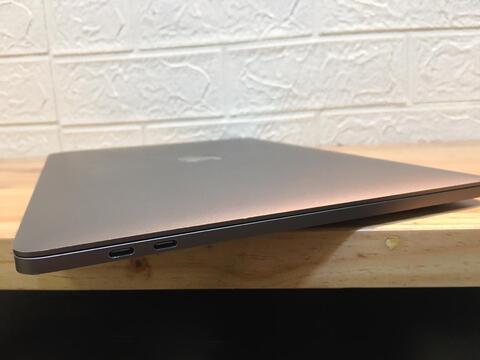 macbook Pro Touchbar 500Gb TERMURAH i5 ram8 FULLSET