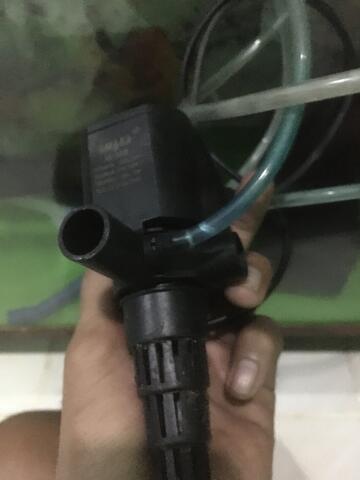 Aquarium 60x40x40. Satu Set Lengkap. Ada Retak Di Bagian Bawah Sudut.