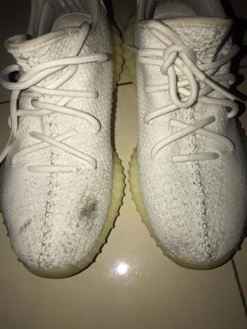DIJUAL SEPATU YEEZY