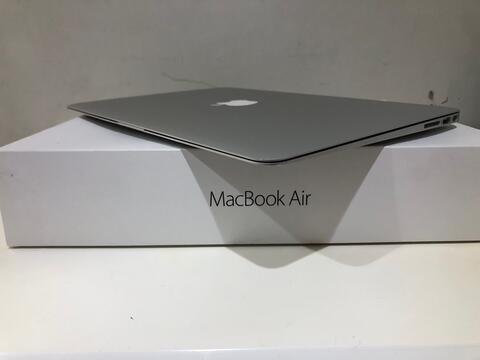 Macbook Air 13 inch 2015 MMGG2