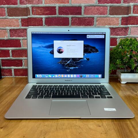 Macbook Air 2017 MQD32 13 inch Core i5 8/128GB Silver Great condition