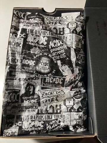 SALE NEW DC SHOE COLLABORATION WITH AC/DC ROCK BAND SIZE 43 28 CM