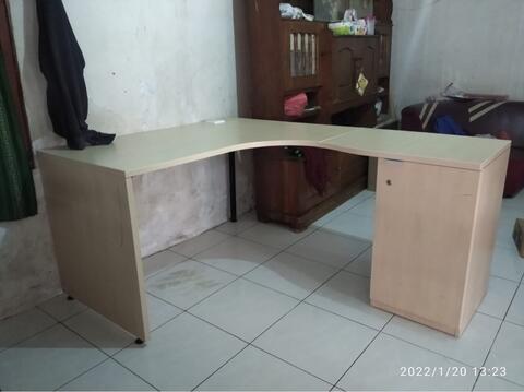 meja kantor letter L merk vinoti staf manager murah aja