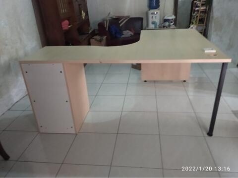meja kantor letter L merk vinoti staf manager murah aja
