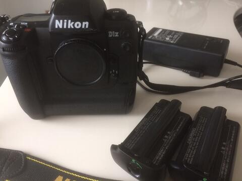 Mint condition NIKON D1X Kamera Digital SLR