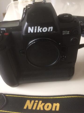 Mint condition NIKON D1X Kamera Digital SLR