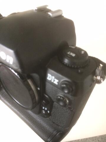 Mint condition NIKON D1X Kamera Digital SLR