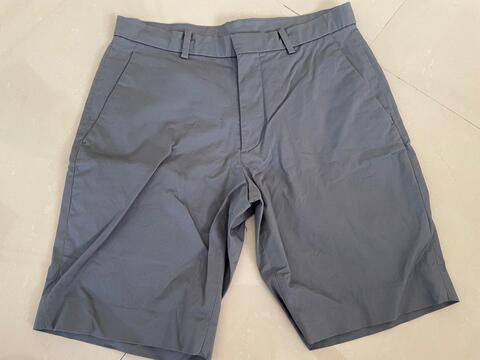 Celana pendek pria chino Uniqlo 2nd 100% ori