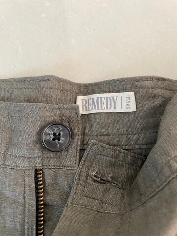 Celana pendek pria linen 2nd 100% original REMEDY baru pake 1x