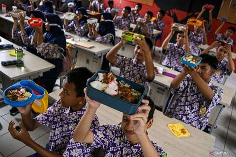 Makan Siang Gratis Dongkrak Ekonomi Kantin Rp 400 T / Tahun