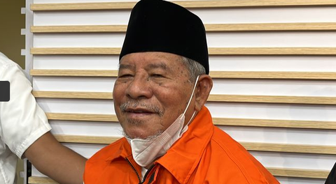 Abdul Ghani Gubernur MalUt Diduga Habiskan Rp 3 Miliar Order Cewek, Sehari Bisa 3